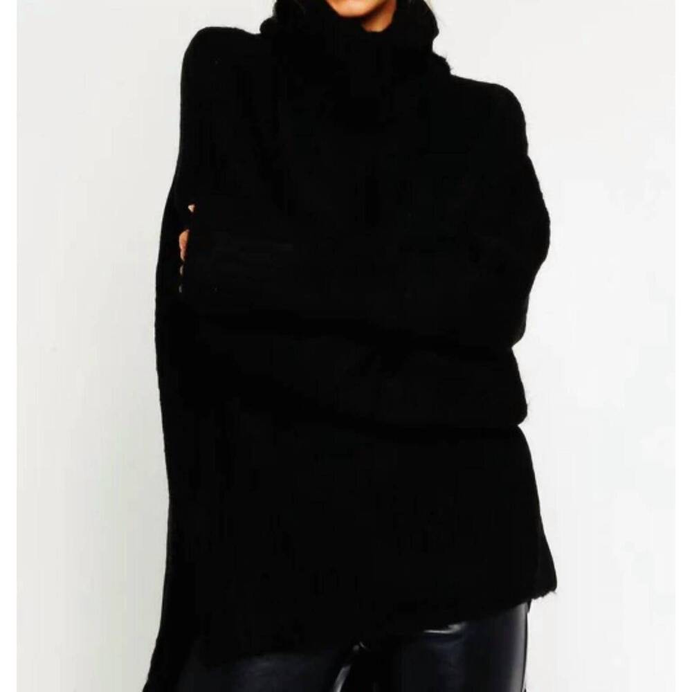 NEW OLIVACEOUS fuzzy oversized turtleneck sweater in black